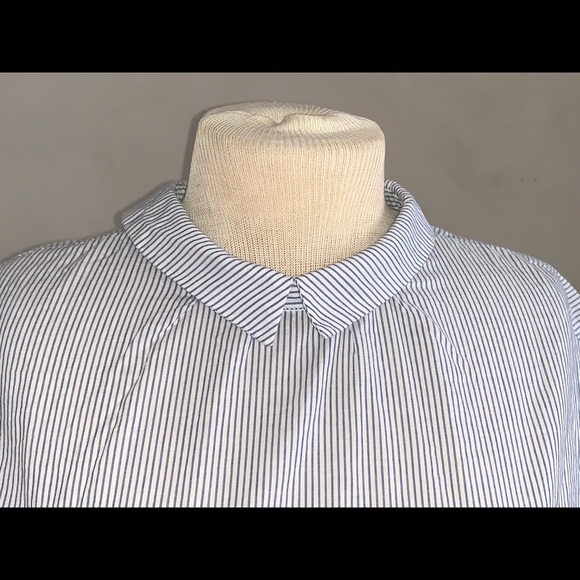 Backwards button-up shirt size 10-12 - Picture 6 of 13